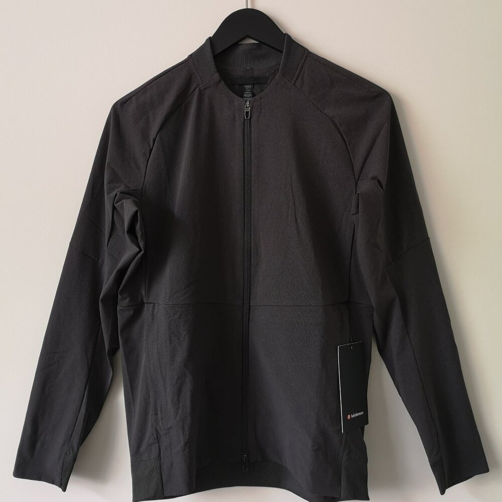 NWT LULULEMON GGRE Graphite Dark Grey Airing Easy Bomber Jacket Men's Small